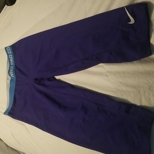 Nike pro combat capris